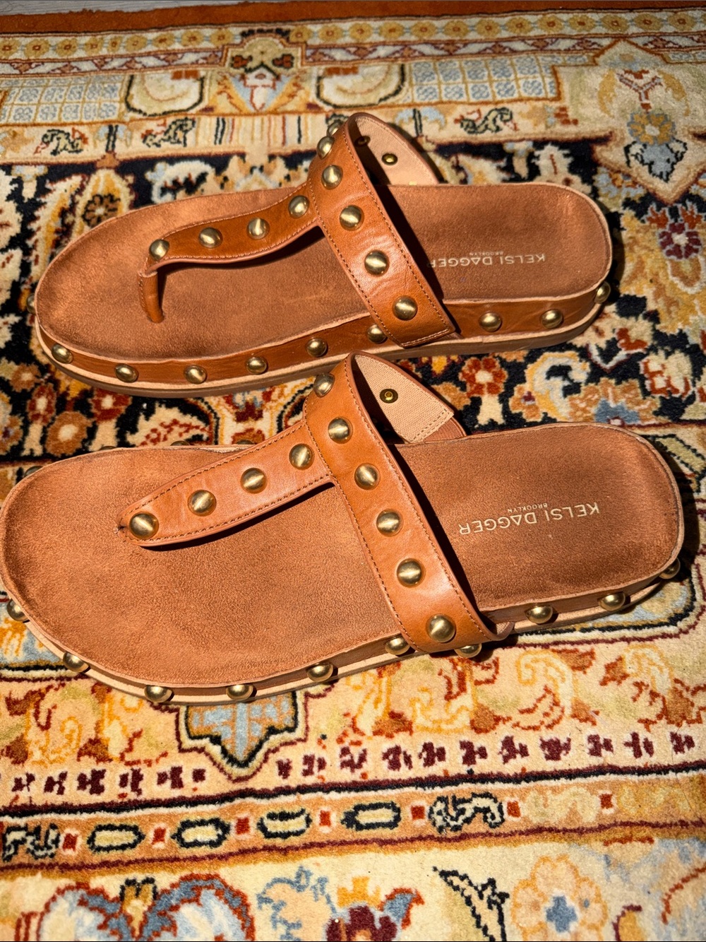 Kelsi Dagger Tan and Gold Leather Studded Thong Sandals US 9 - Picture 2 of 4